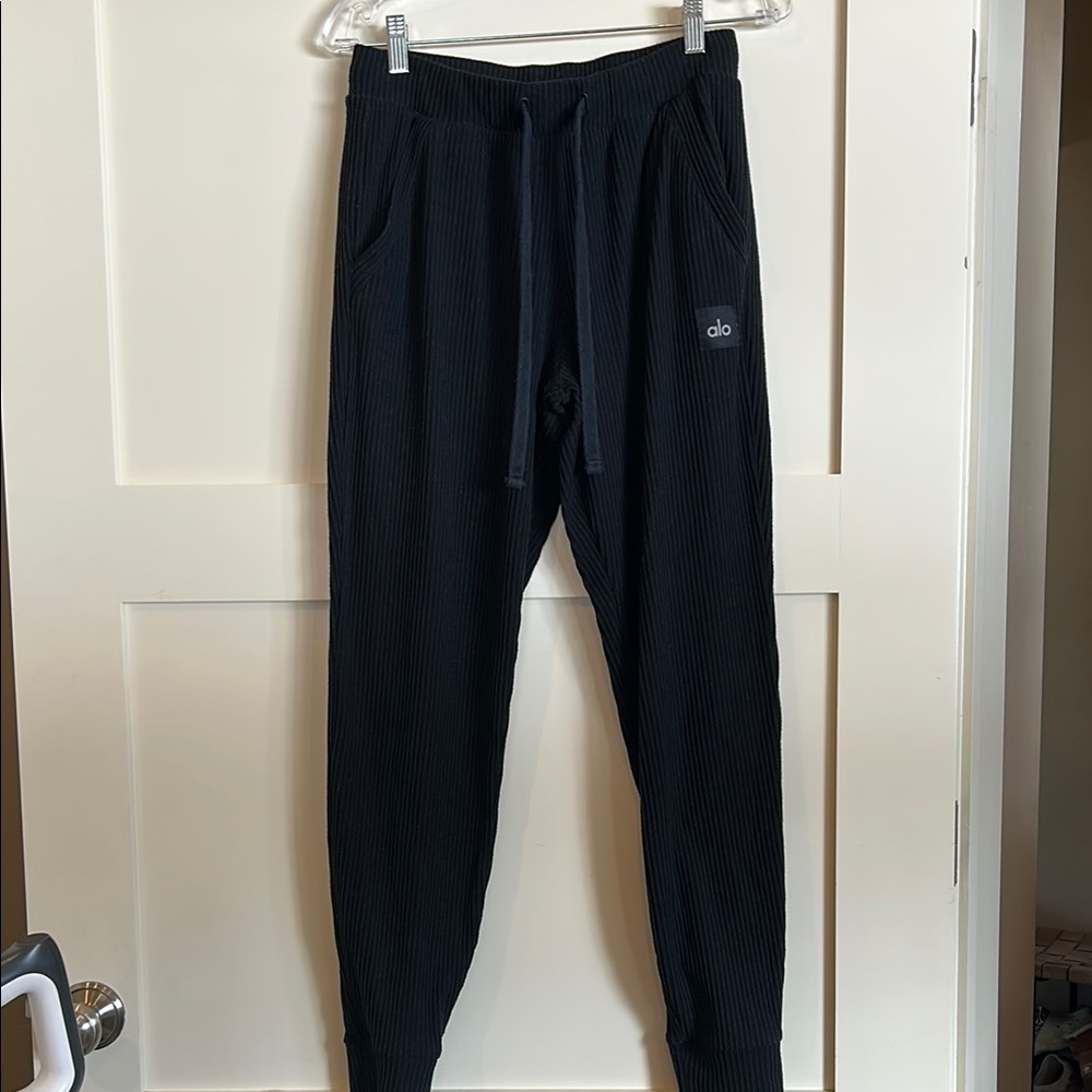 ALO Yoga Women’s Black Ribbed Pants